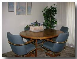 Dining area /images/uploads/images/unit_46_3.jpg